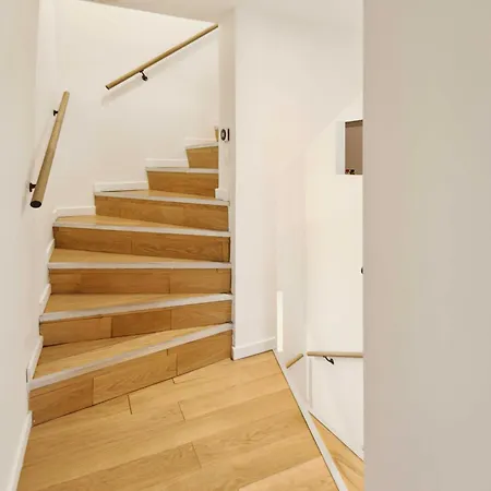 Magnificent -1br-2p- Centre Apartman