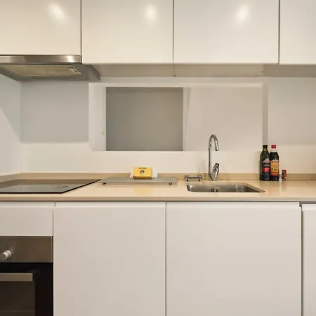 Magnificent -1br-2p- Centre Apartment *